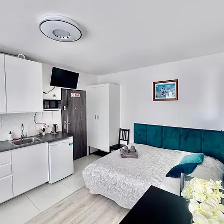 A&y Airport Chopin Modzelewskiego