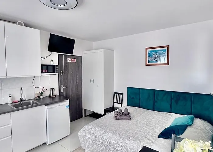 A&y Airport Chopin Modzelewskiego